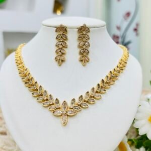 Leaf Shape Necklace White